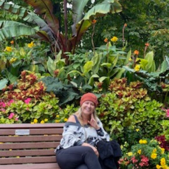 Gently Used Sweet Lovely Boutique Jersey 1XL - Picture 2 of 4